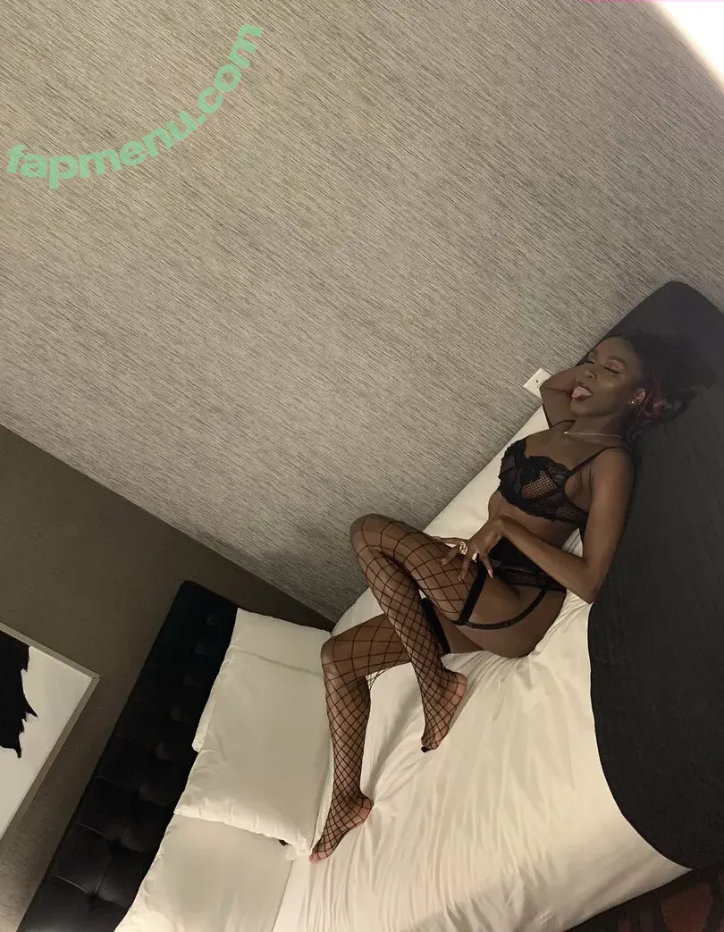 Naytheefreako nude photo #0003 (Naytheefreako)