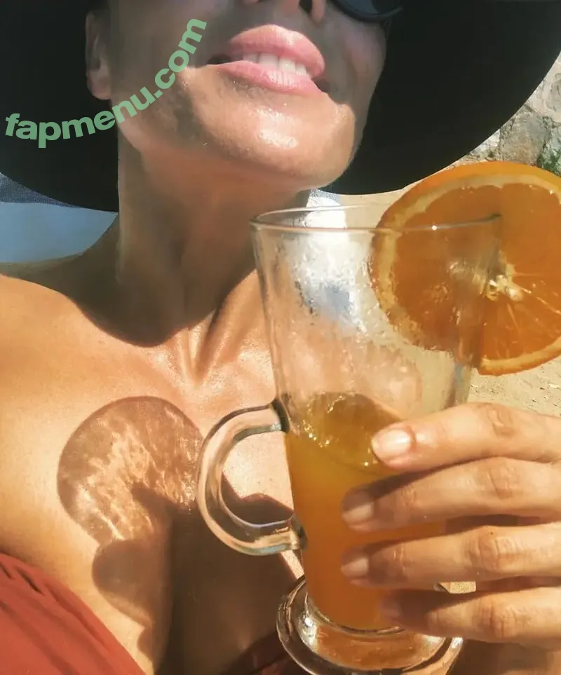 Nazan Eckes nude photo #0050 (nazaneckes)