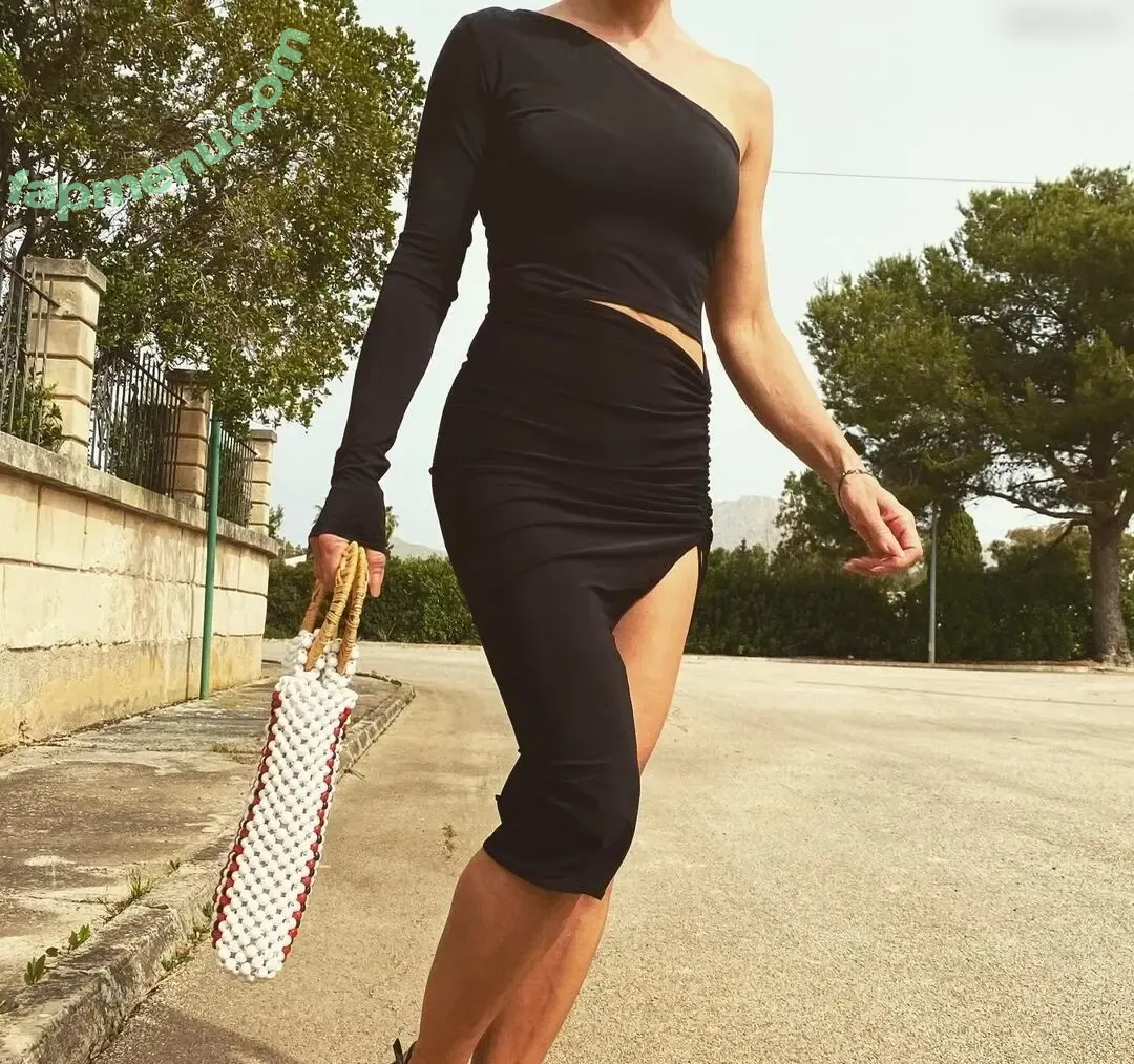 Nazan Eckes nude photo #0051 (nazaneckes)