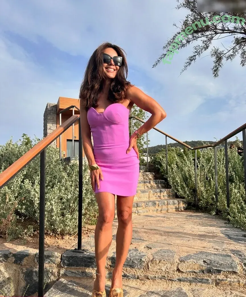 Nazan Eckes nude photo #0446 (nazaneckes)