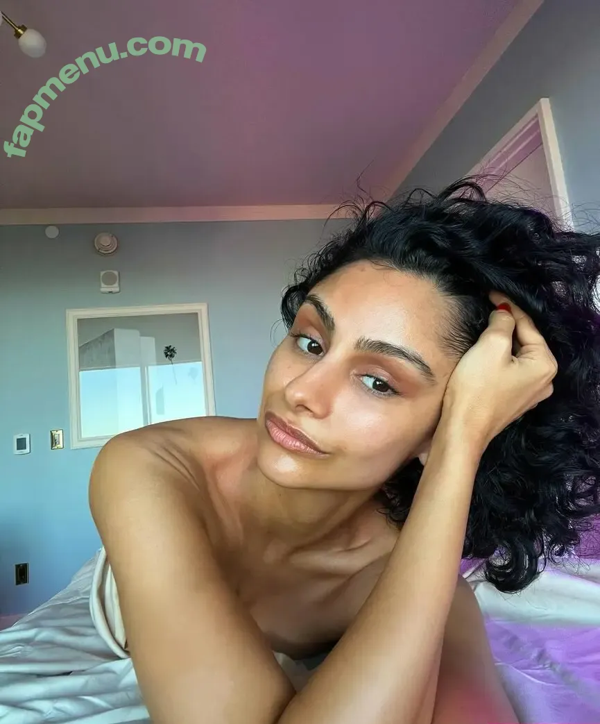 Nazanin Mandin nude photo #0016 (nazaninmandi)