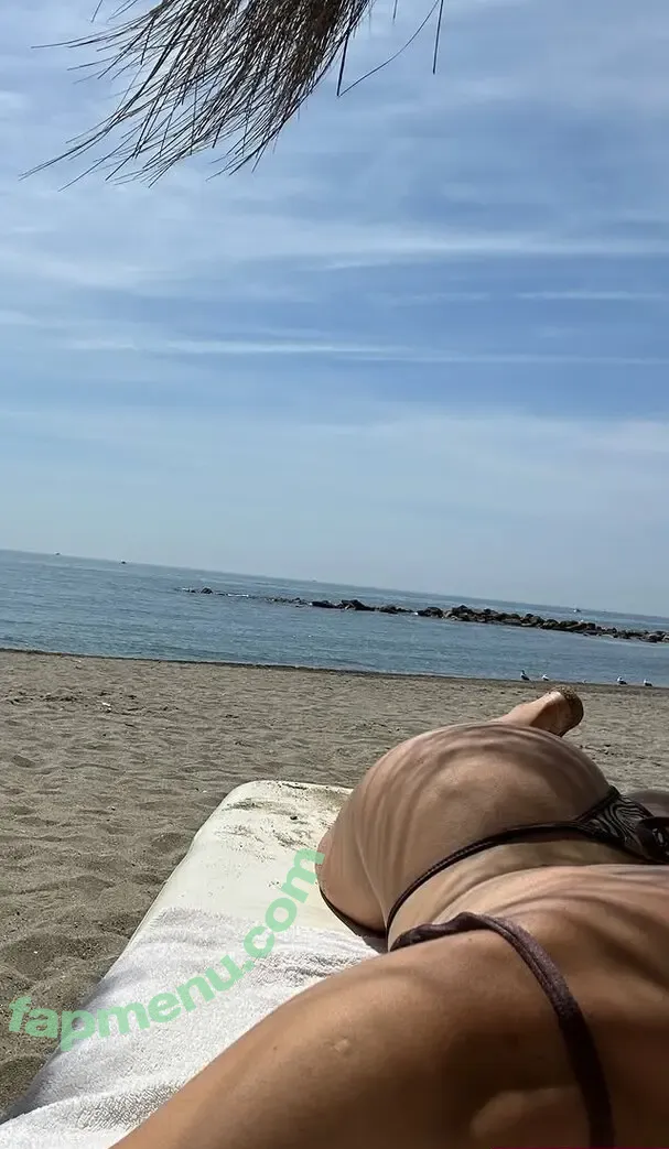 Nazlilith nude photo #0033 (ravenlylith)