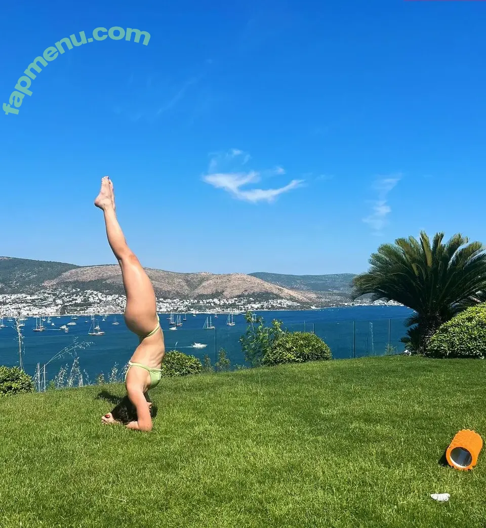 Nazlilith nude photo #0124 (ravenlylith)