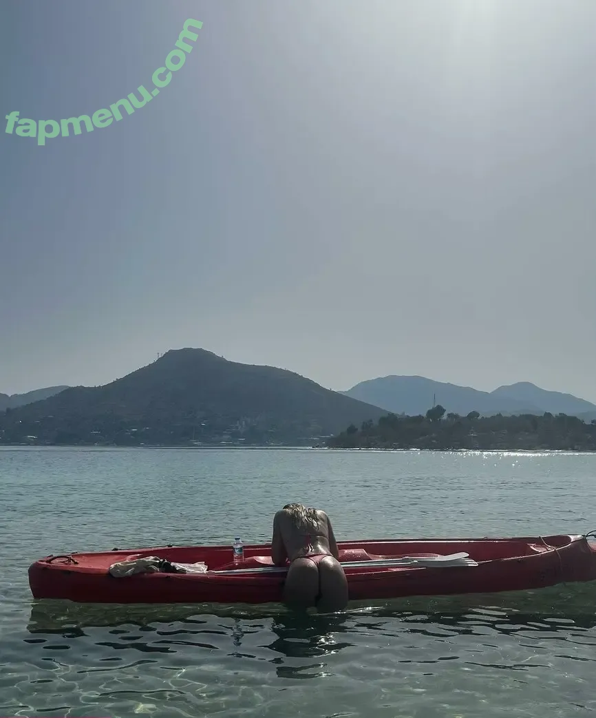 Nazlilith nude photo #0142 (ravenlylith)