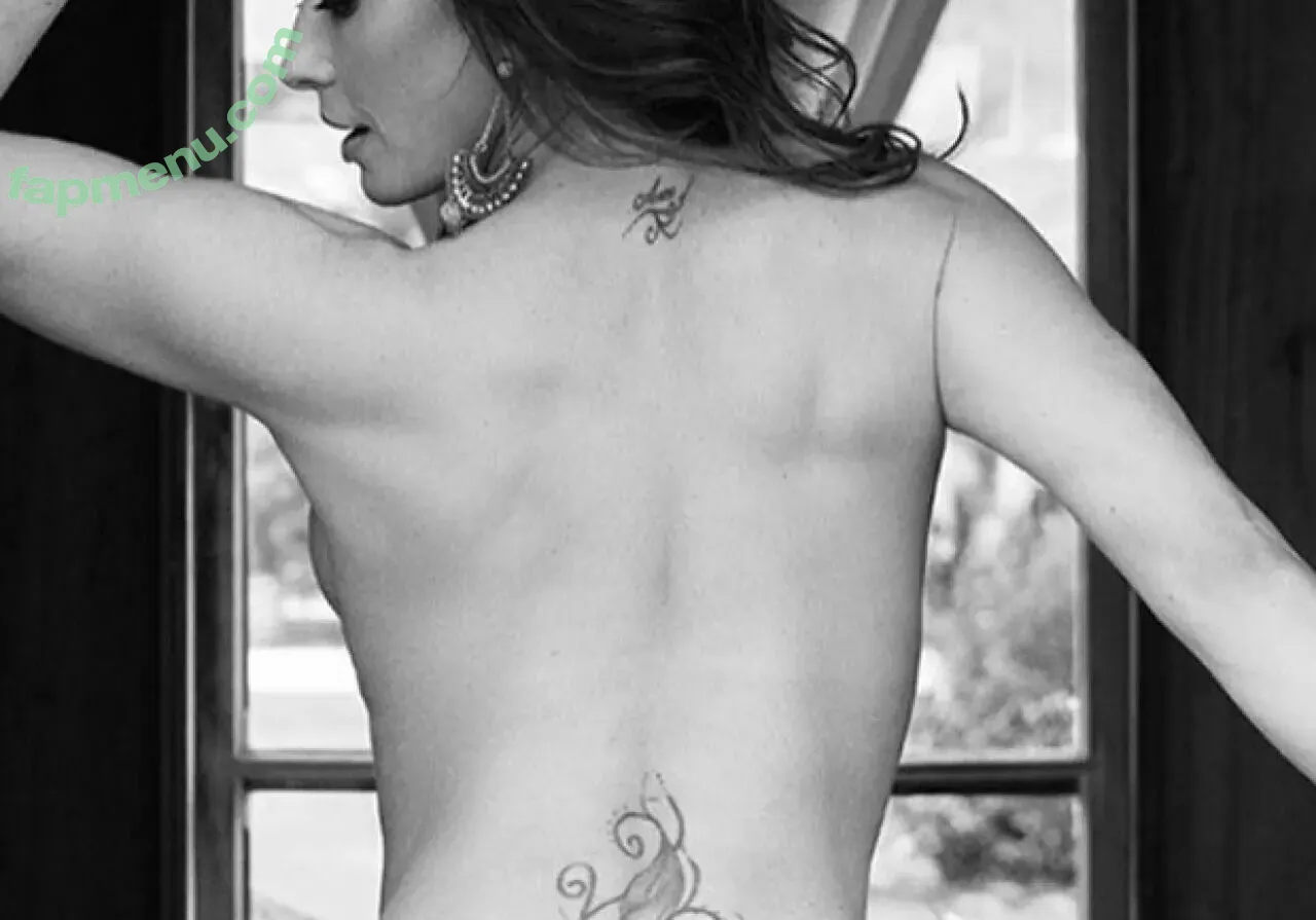 Núbia Oliiver nude photo #0007 (Núbia Oliiver)
