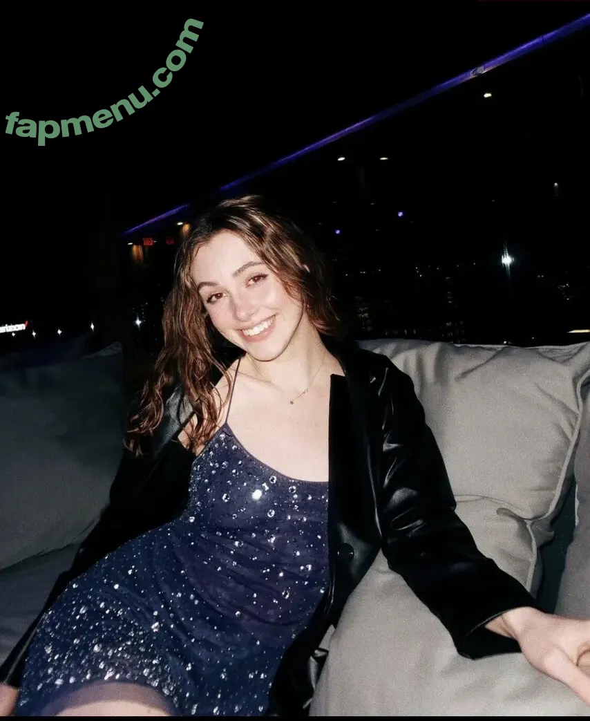 Ndasince2003 nude photo #0002 (Ndasince2003)