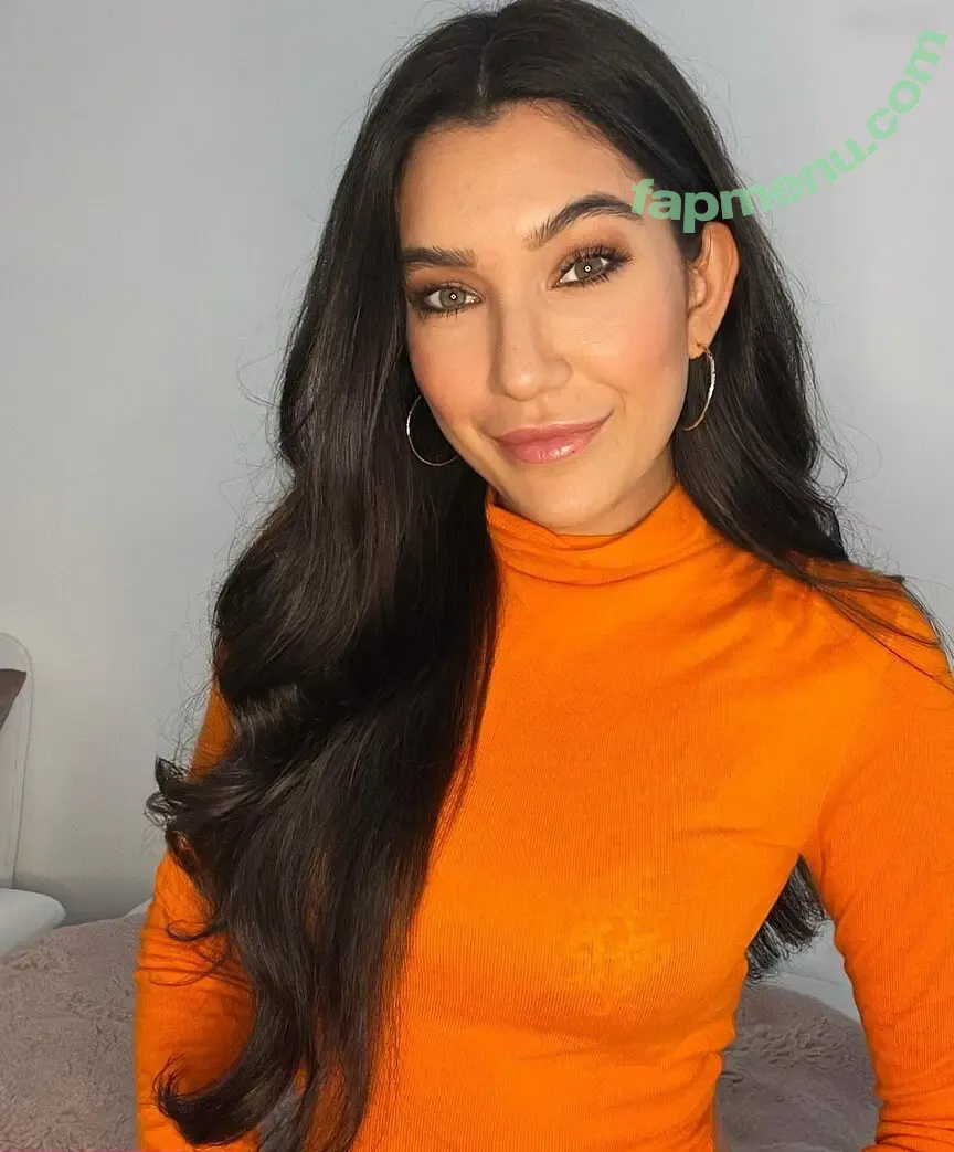 Neda Peemüller nude photo #0003 (neda.peemueller)