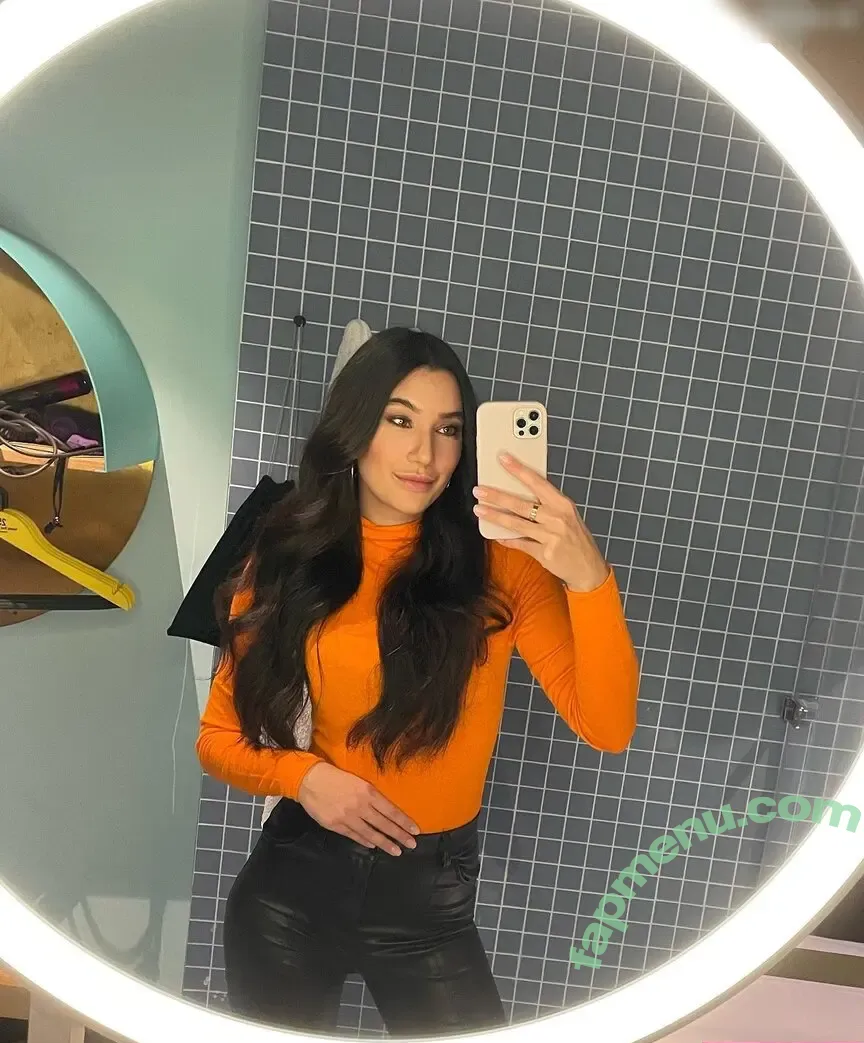Neda Peemüller nude photo #0004 (neda.peemueller)