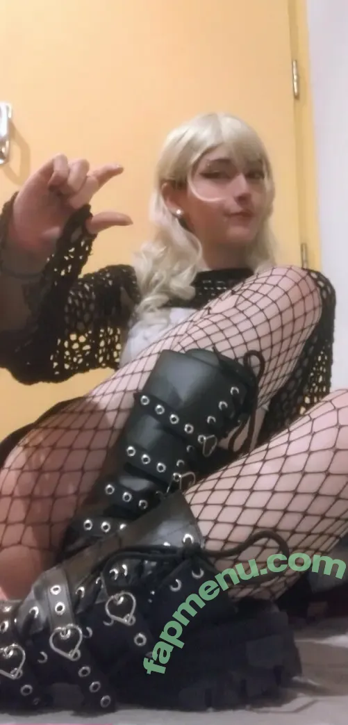 neekotine nude photo #0044 (neekotine)