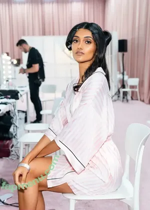 Neelam Kaur Gill / neelamkg nude photo #0011