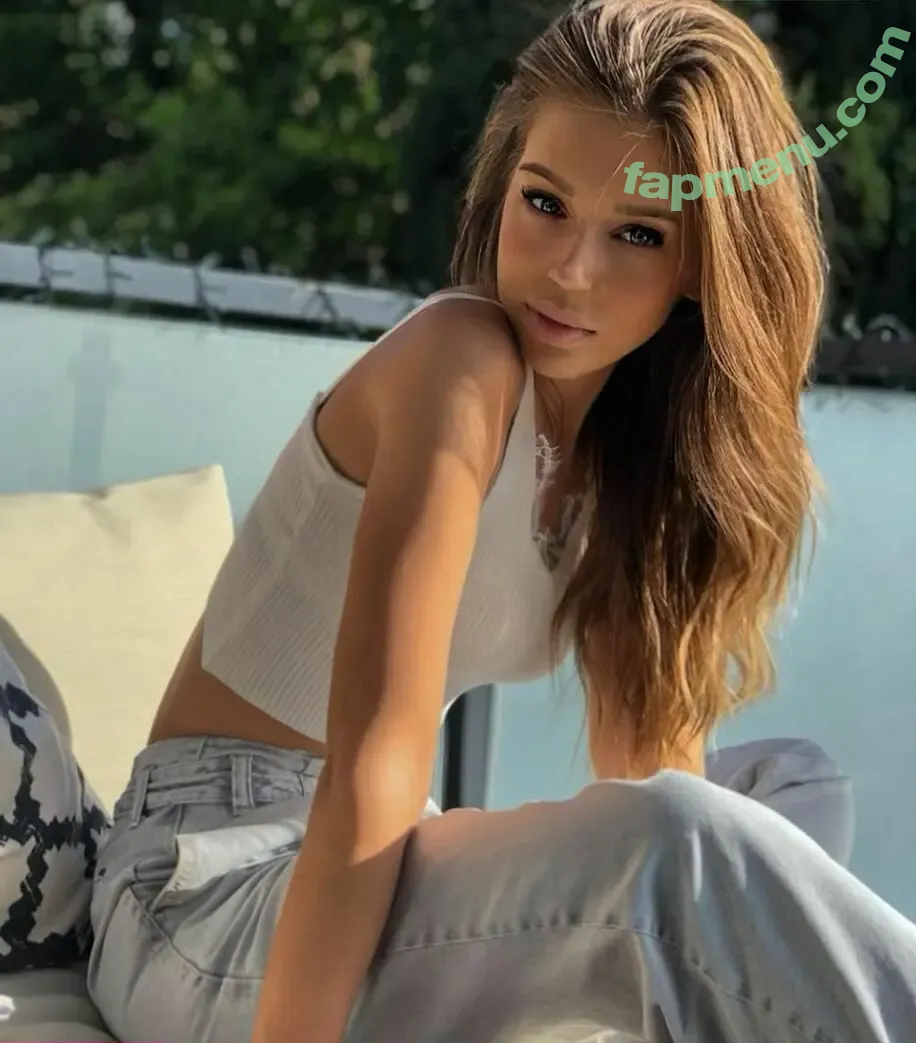 neele.christin nude photo #0006 (neele.christin)