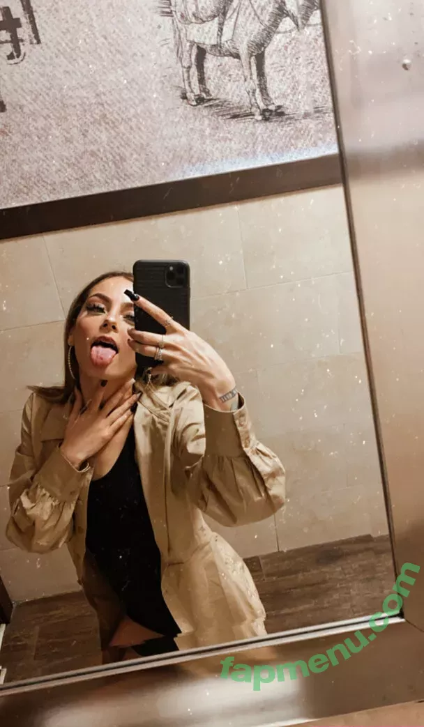 neesababyy nude photo #0015 (nesssababyy)