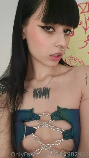 nefer_titi_xxx / nefertiti_2u nude photo #0054