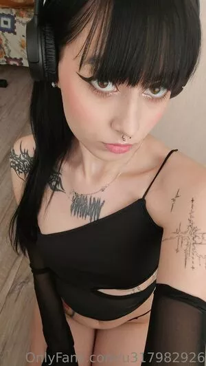 nefer_titi_xxx / nefertiti_2u nude photo #0071