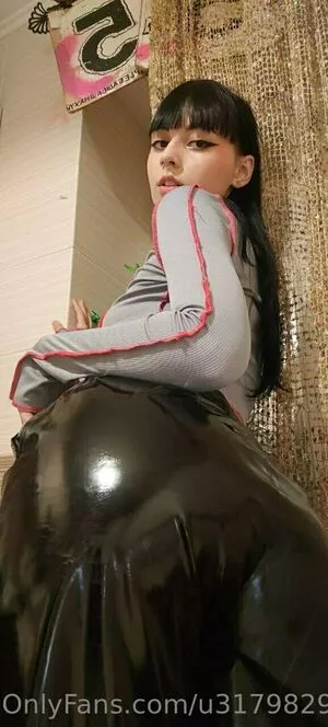 nefer_titi_xxx / nefertiti_2u nude photo #0086