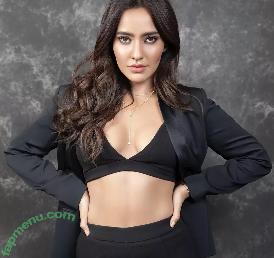 Neha Sharma nude photo #0005 (nehasharmaofficial)