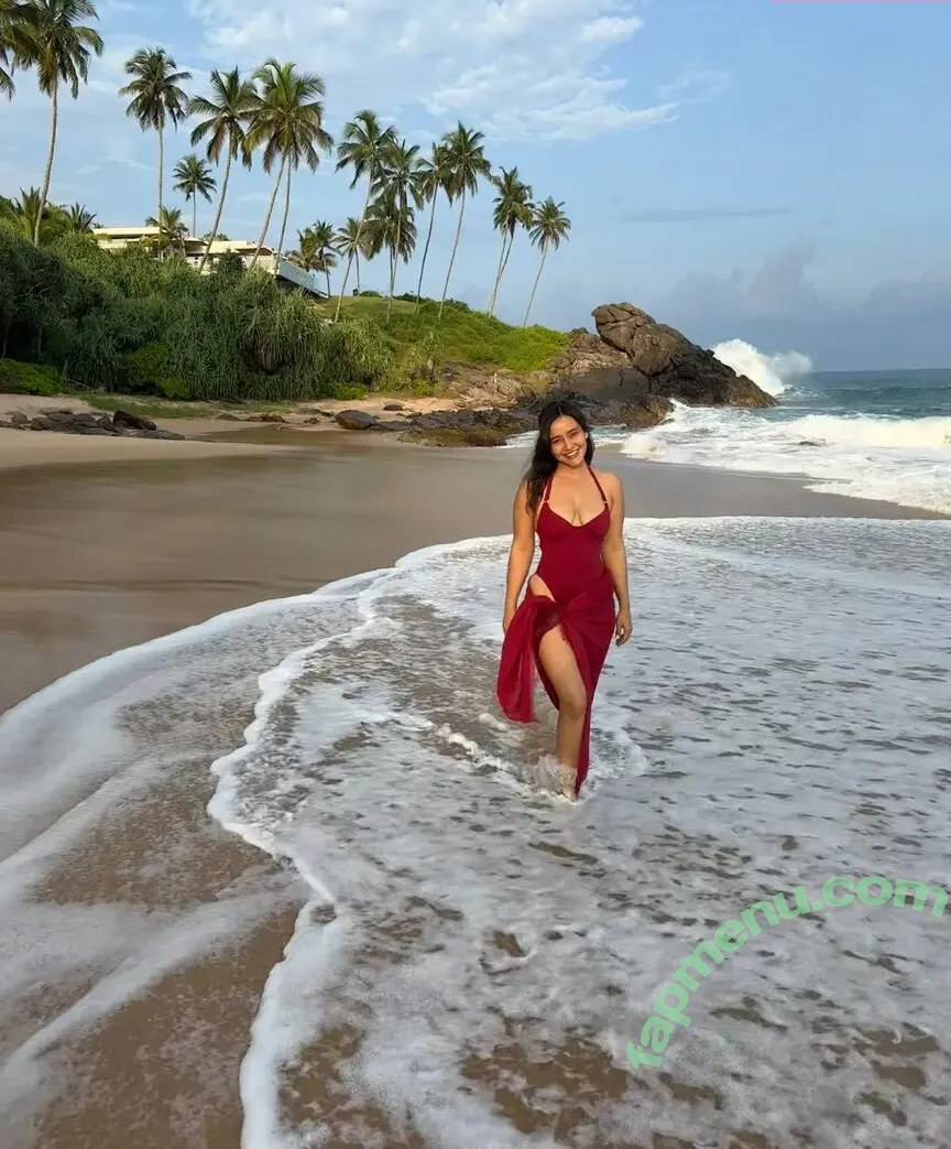 Neha Sharma nude photo #0111 (nehasharmaofficial)