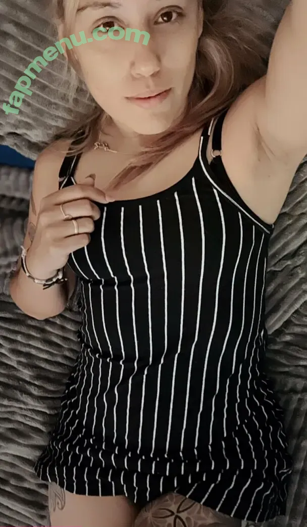 nehafahri nude photo #0030 (nehaa_fahrii)