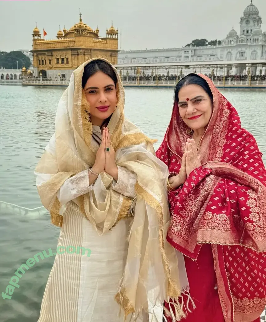 Nehhaa Malik nude photo #0114 (Neha Malik / freakymeek500 / nehamalik335)