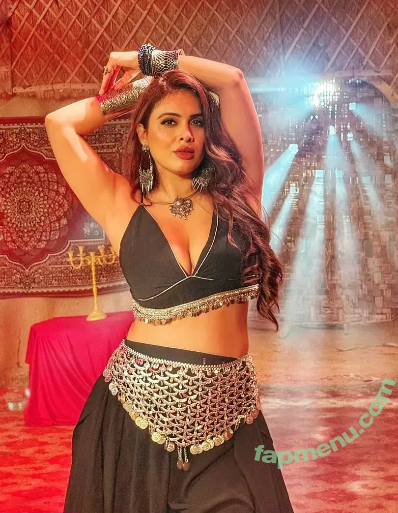 Nehhaa Malik nude photo #0292 (Neha Malik / freakymeek500 / nehamalik335)