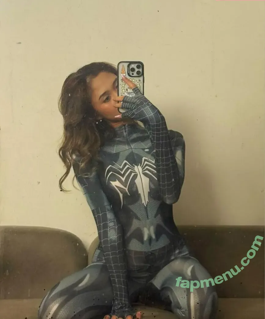 Nelissaemielda nude photo #0010 (Nelissaemielda)