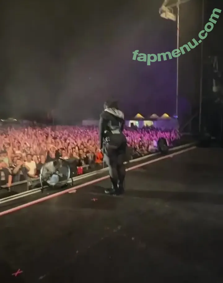 Nelly Furtado nude photo #0678 (juicyunknown / nellyfurtado)