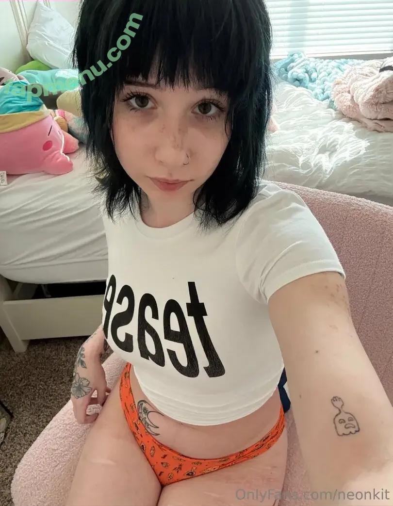 neonkit nude photo #0021 (imneonkitten)