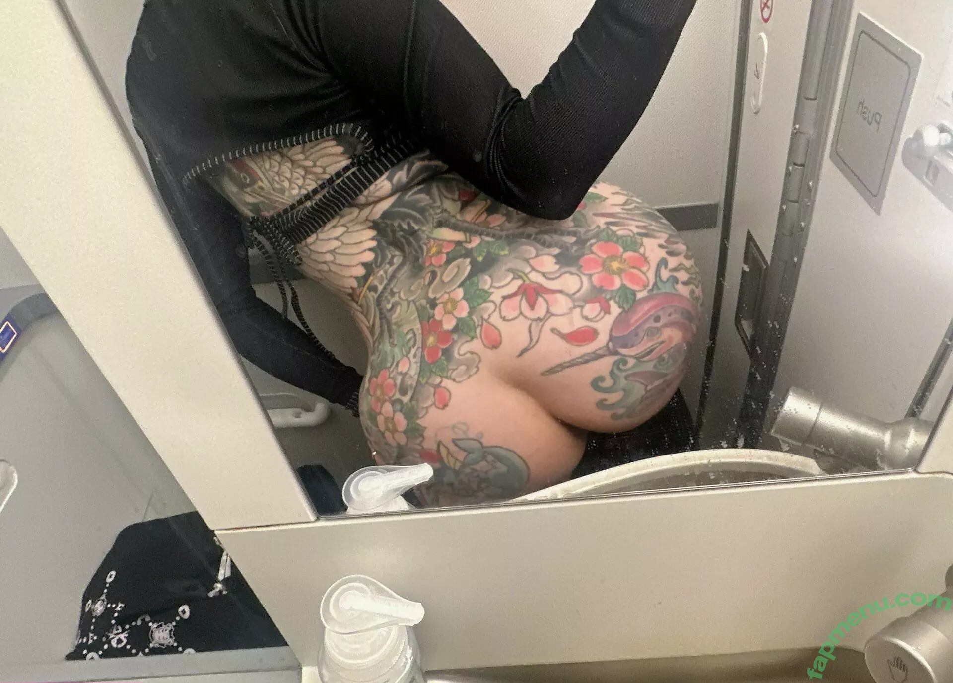 neptuneexplainsitall nude photo #0754 (neptunehomeofficial / urwaifuneptune)