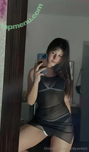 nerdy.evelyn / briefly_evelyn nude photo #0019