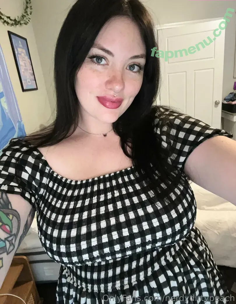 nerdydirtypeach nude photo #0034 (the_nerdy_peach)