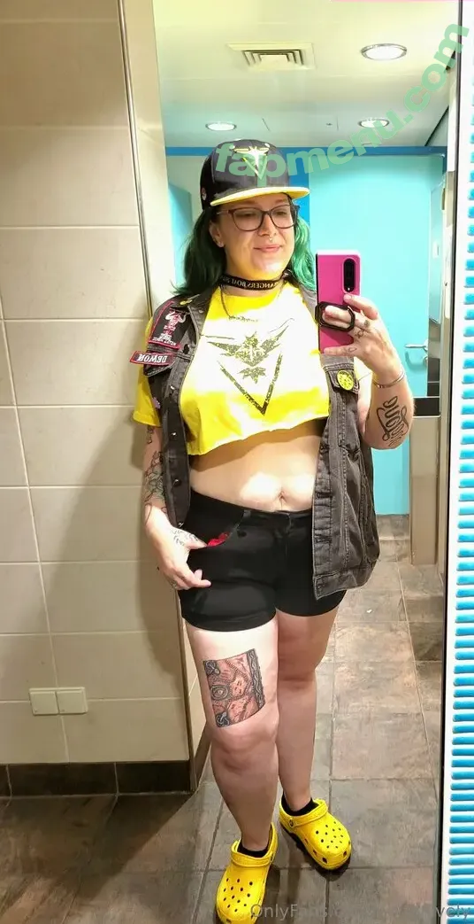 nerdylively nude photo #0023 (nerdylivelyart)