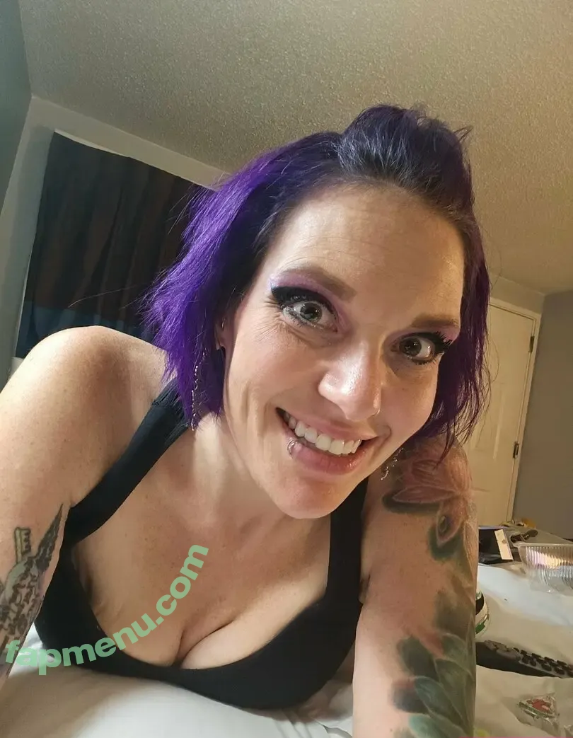 nerdyrockerchick nude photo #0005 (nerdyrockerchick)