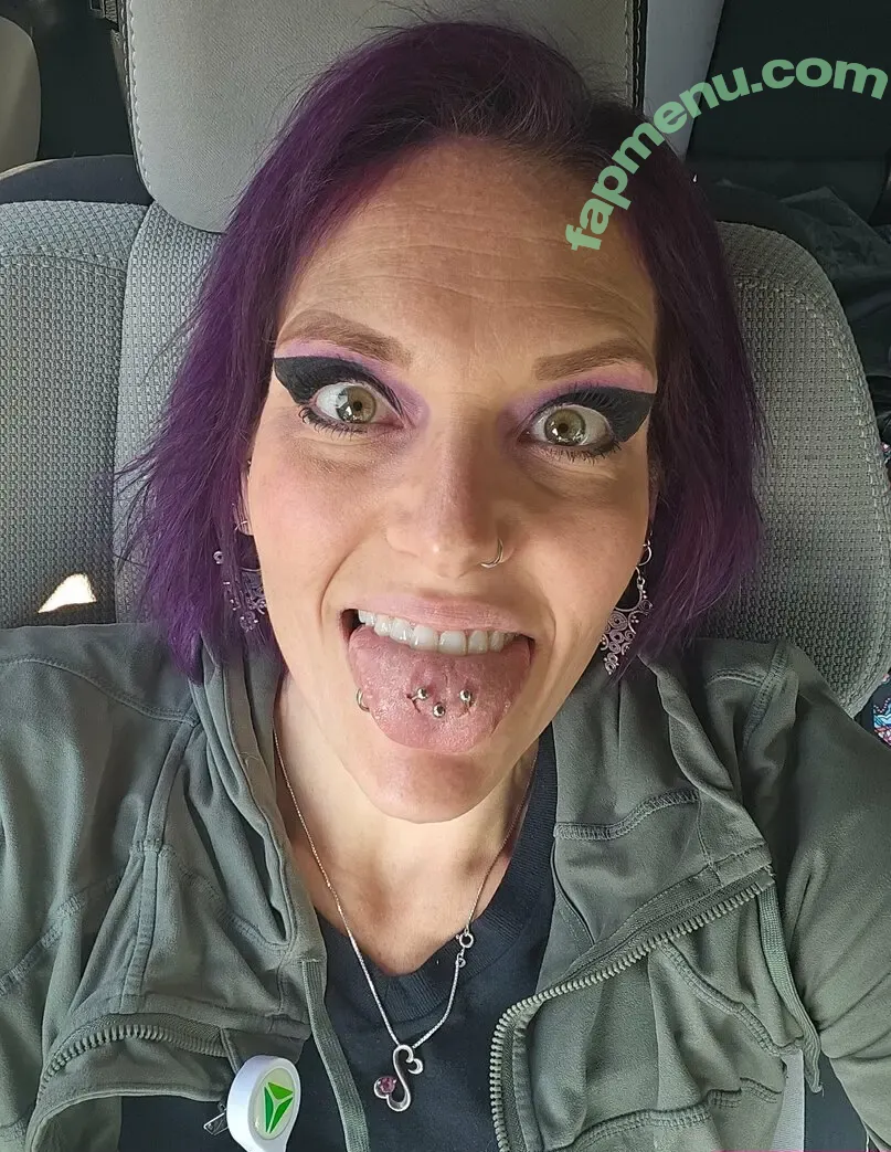 nerdyrockerchick nude photo #0009 (nerdyrockerchick)