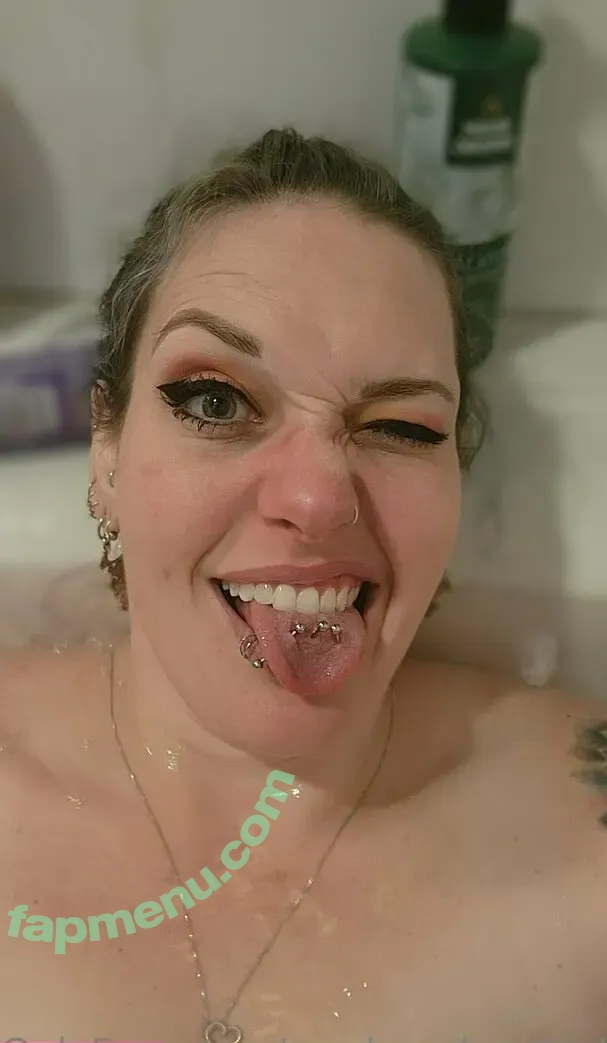 nerdyrockerchick nude photo #0021 (nerdyrockerchick)