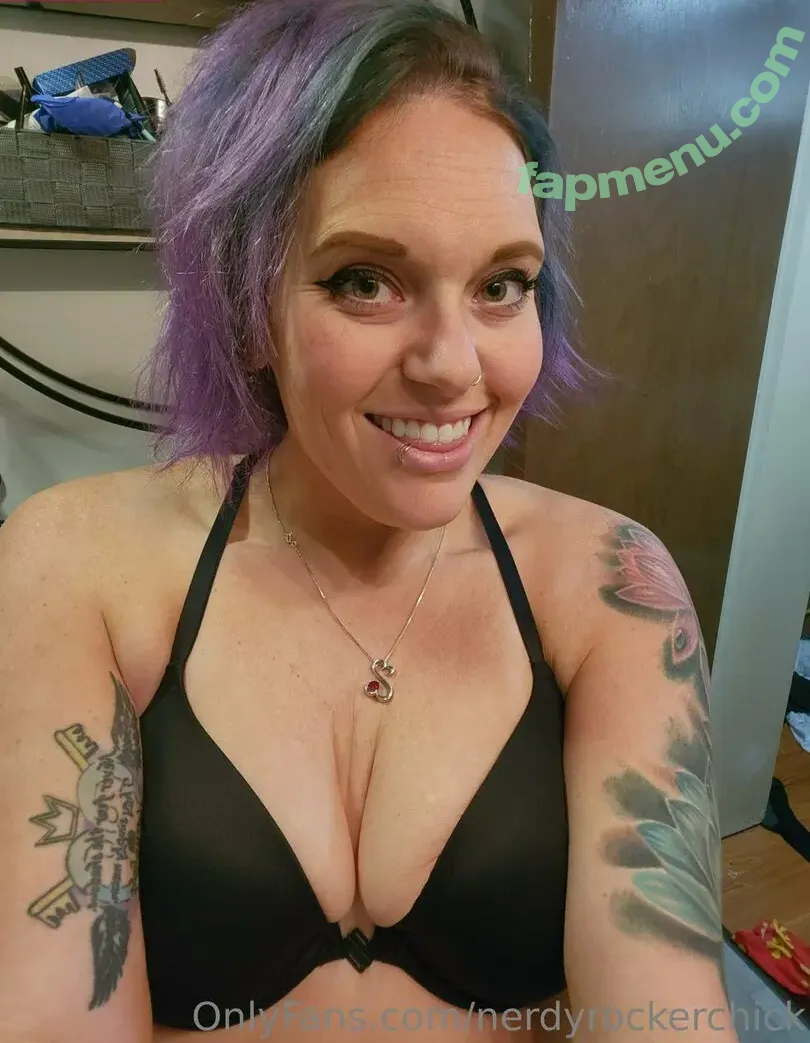 nerdyrockerchick nude photo #0035 (nerdyrockerchick)