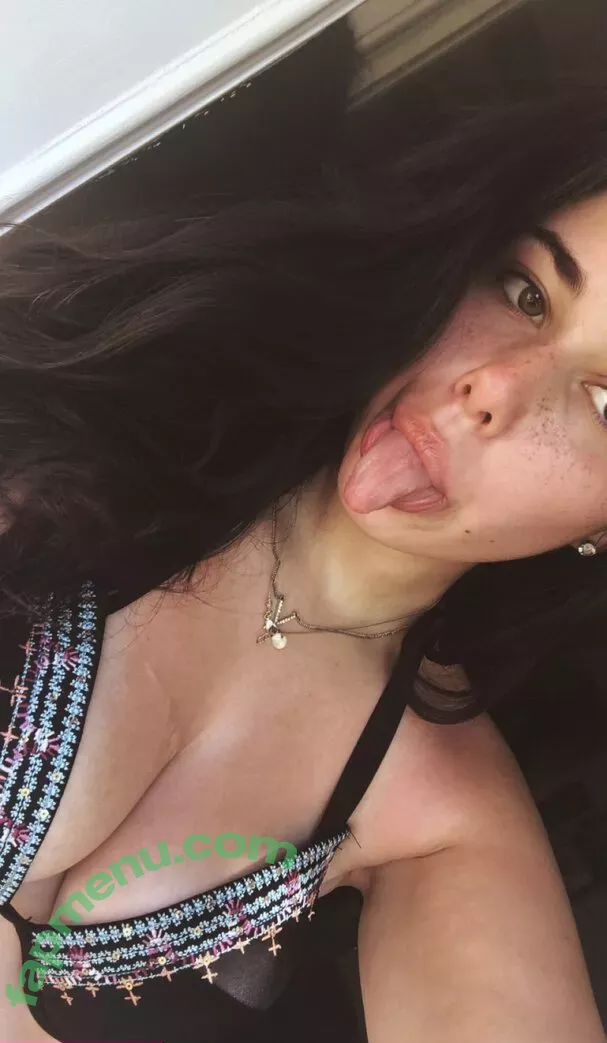 Nerdysara nude photo #0014 (sophia.rosemariee)