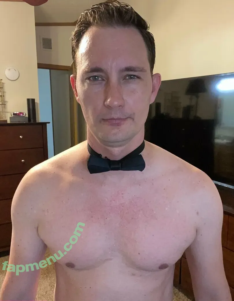 nerdywork nude photo #0005 (nerdywork_yt)