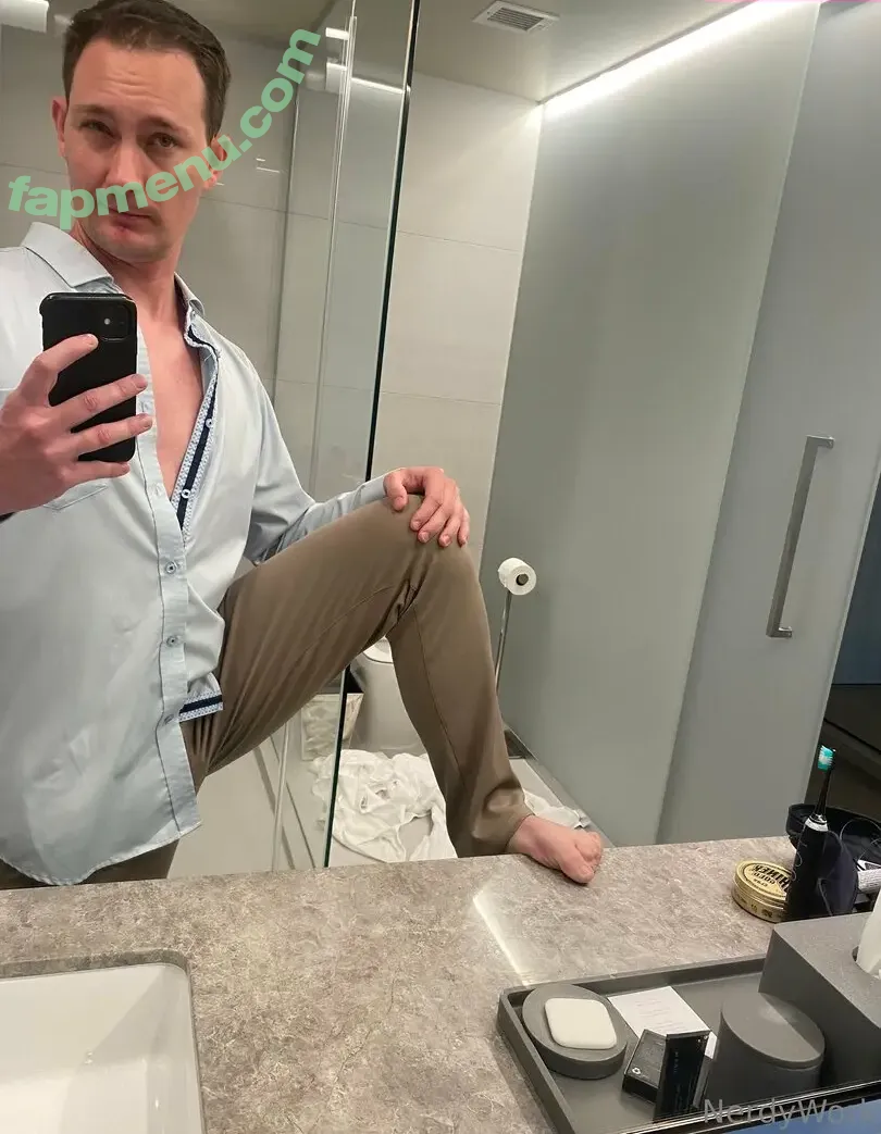 nerdywork nude photo #0008 (nerdywork_yt)