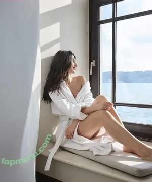 Nesrin Cavadzade / Turkish Acctress / nesrin.cavadzade nude photo #0008