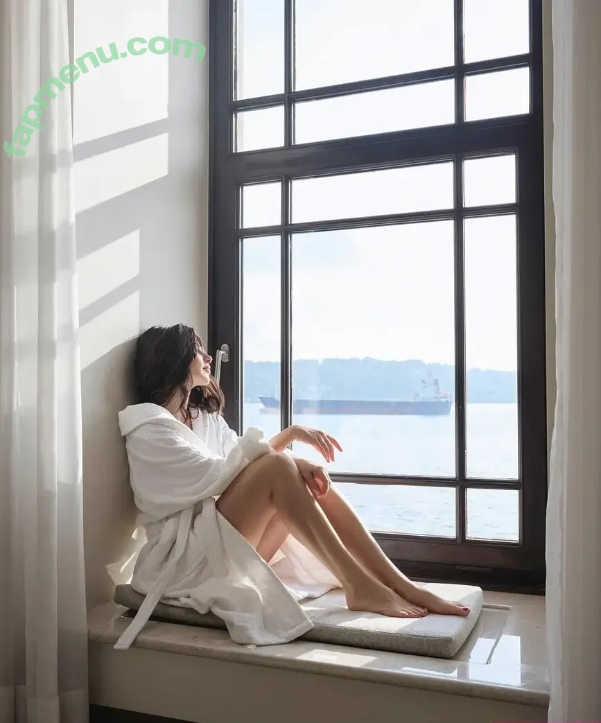 Nesrin Cavadzade nude photo #0009 (Turkish Acctress / nesrin.cavadzade)