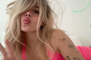 Nessa Barrett / moonologues / nessabarrett nude photo #0432