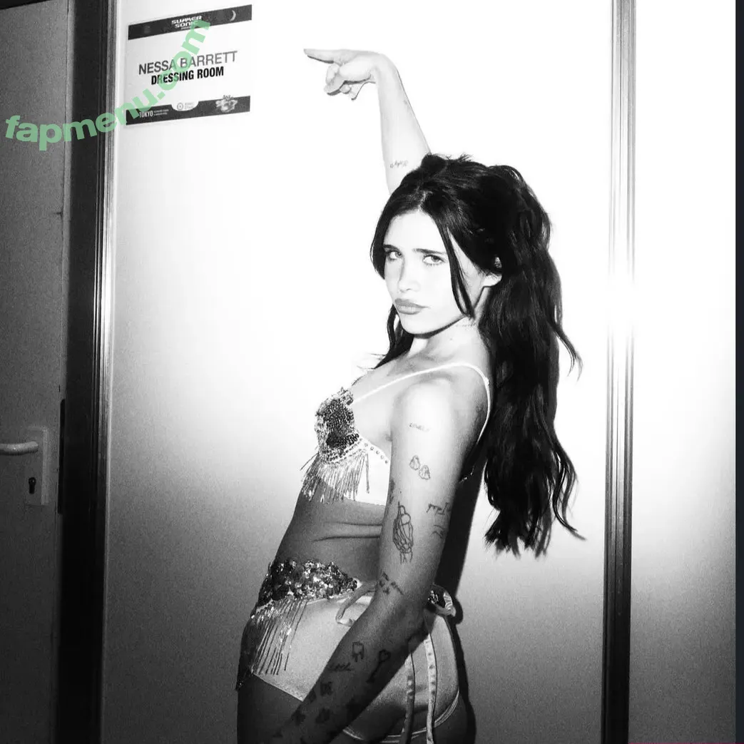Nessa Barrett nude photo #0428 (moonologues / nessabarrett)