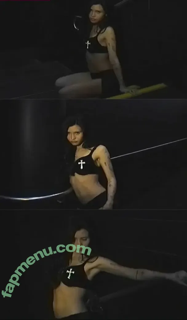 Nessa Barrett nude photo #0450 (moonologues / nessabarrett)