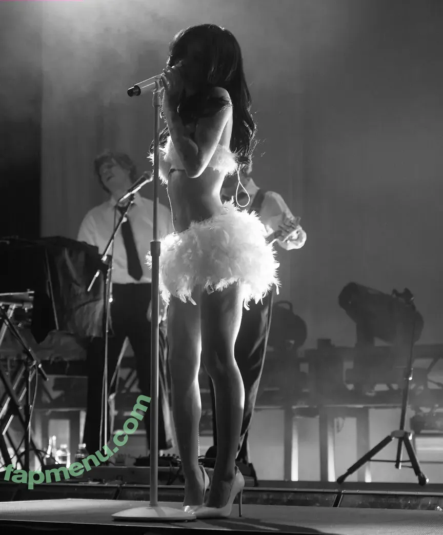 Nessa Barrett nude photo #0508 (nessabarrett)