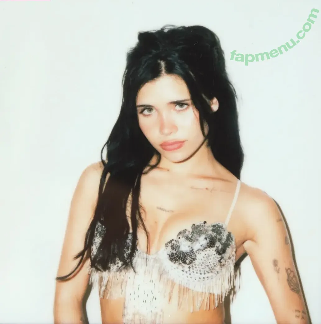 Nessa Barrett nude photo #0525 (nessabarrett)