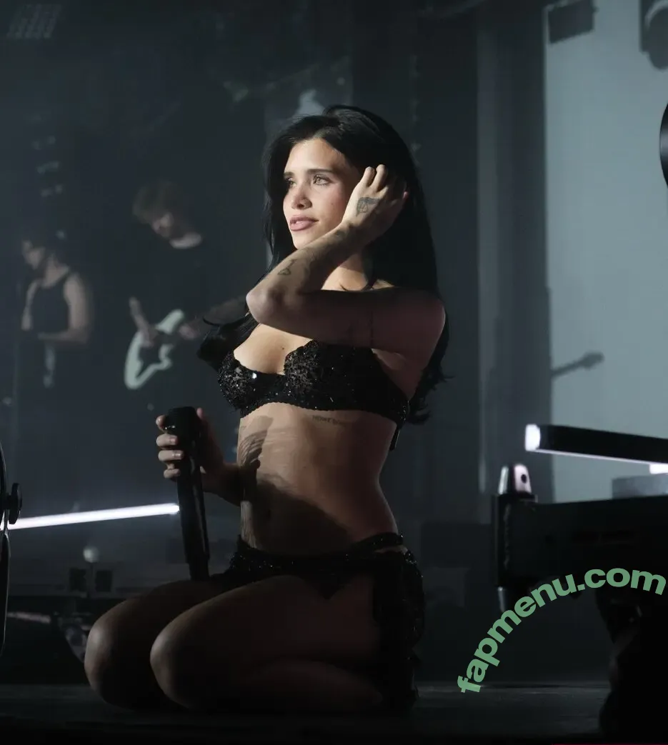 Nessa Barrett nude photo #0527 (nessabarrett)