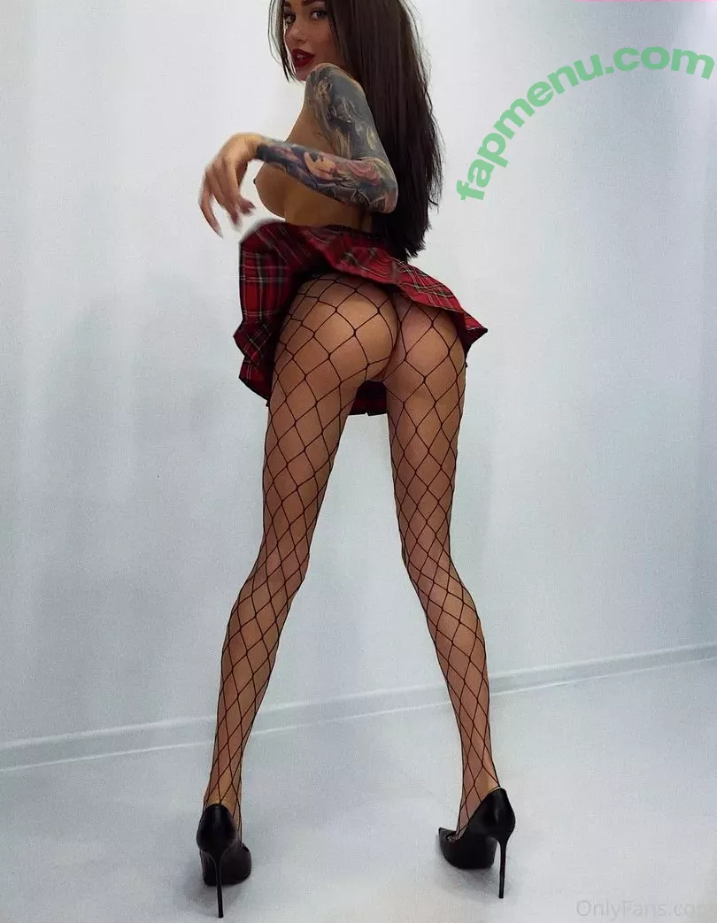 Nessa Orlova nude photo #0289 (nessaorlova / orlova_ness_life / rusmeganfox)