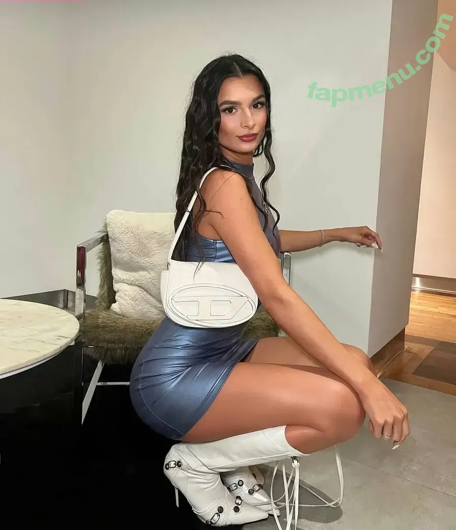 nessie302 nude photo #0025 (nessie302)