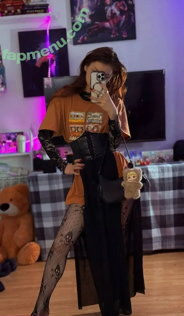 netanetoy nude photo #0074 (702252110 / eveli_na_li / netaporter)