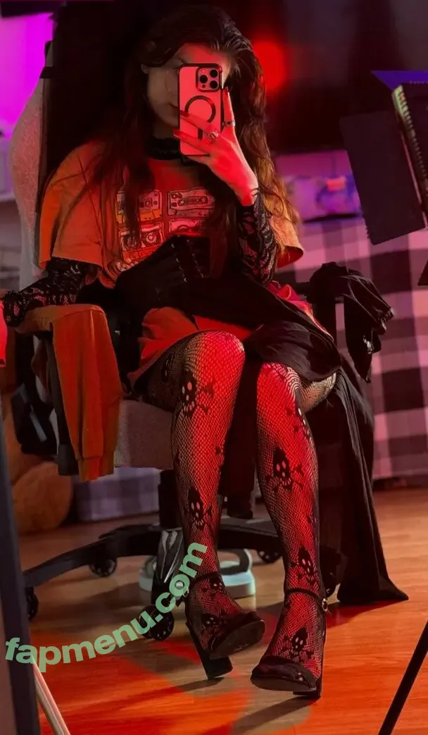 netanetoy nude photo #0075 (702252110 / eveli_na_li / netaporter)